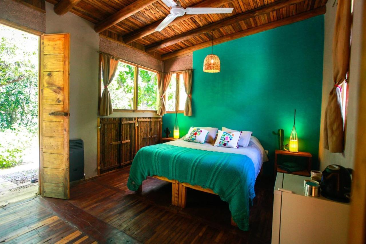Croa La Rana Hotell Yacanto Exteriör bild